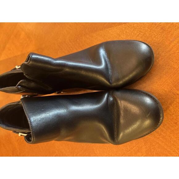 Stylish Black Ankle Boots with Buckle Detail Vionic size 11 - Picture 1 of 8